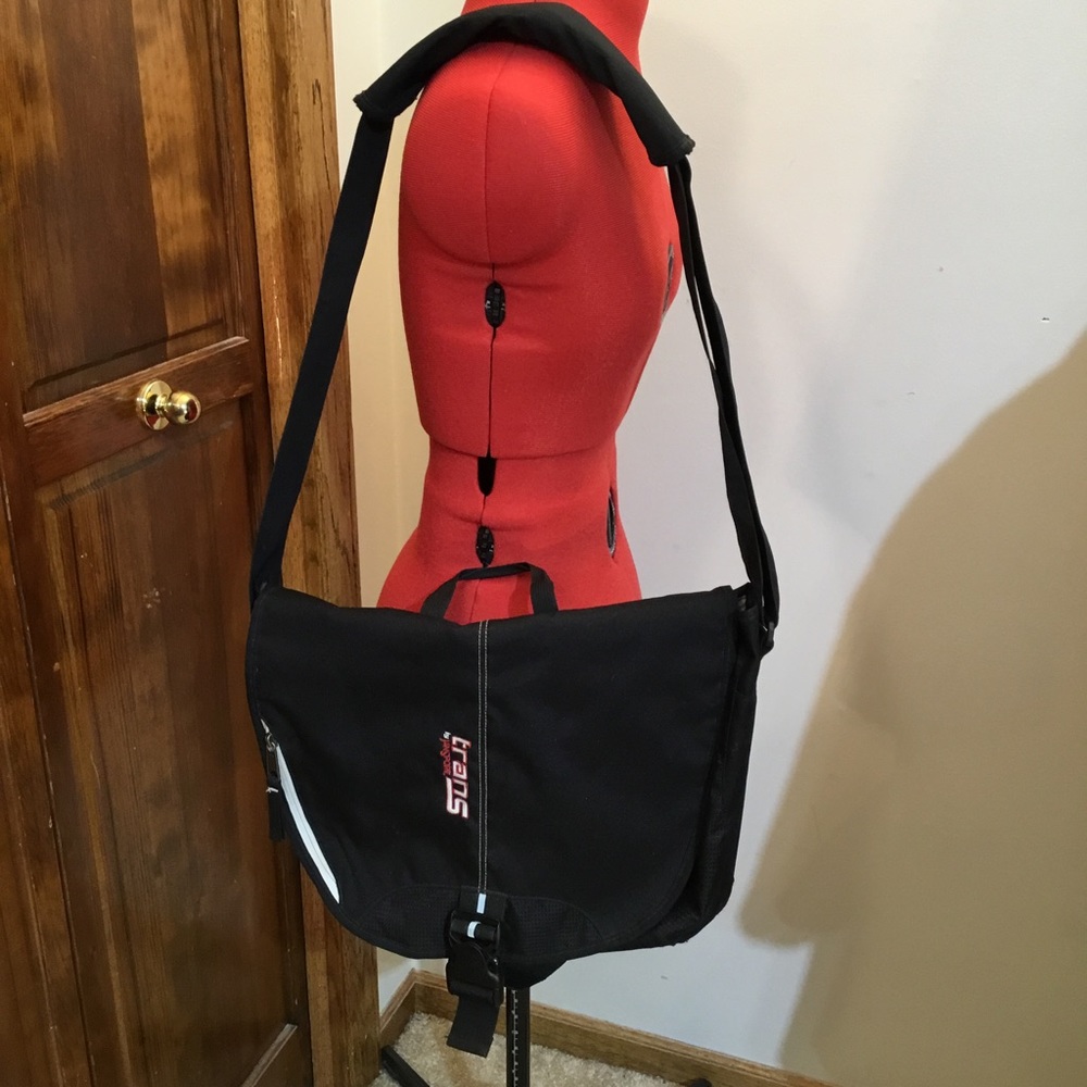JanSport Trans PC portfolio, NWOT, padded PC pocket, 2 large internal pockets